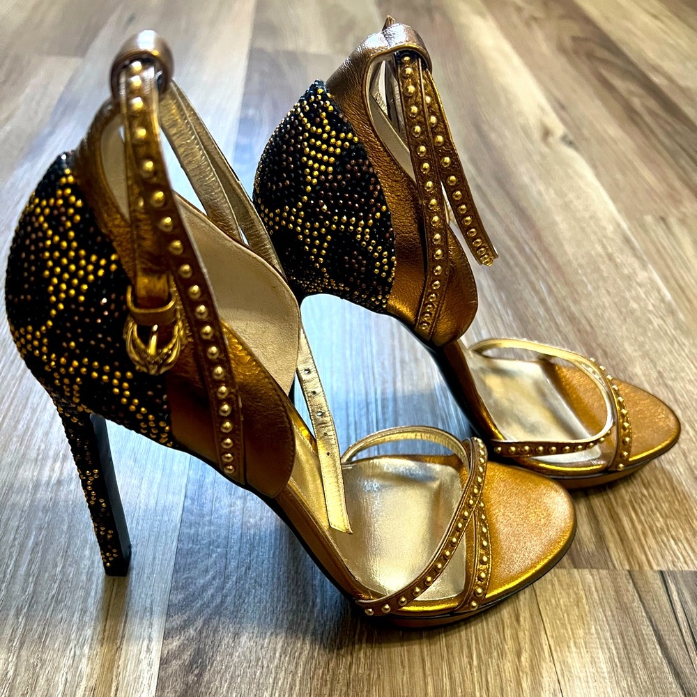 Roberto Cavalli heels size 36 1/2 (brand new)
